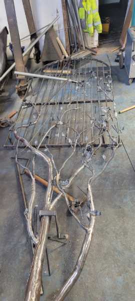 metal-memorial-gate metal-memorial-gate