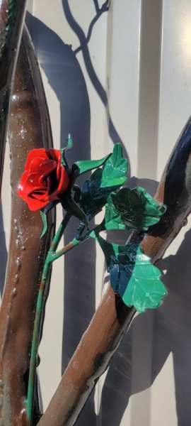 rose-metal-memorial-gate rose-metal-memorial-gate